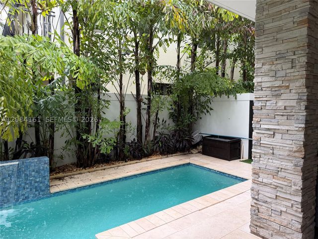 106 NE 16th Ter, Fort Lauderdale, FL 33301