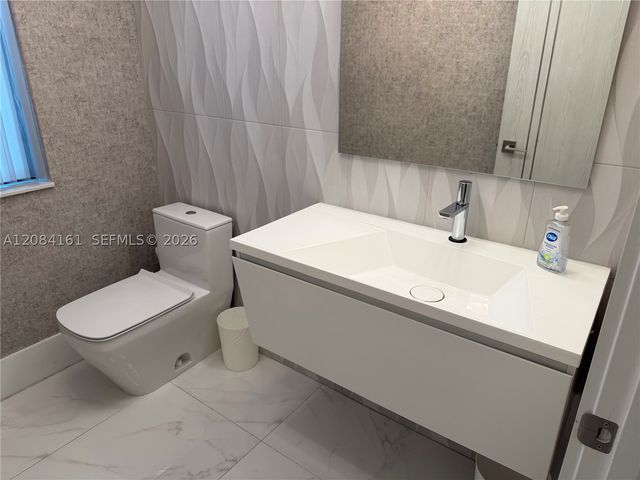 106 NE 16th Ter, Fort Lauderdale, FL 33301