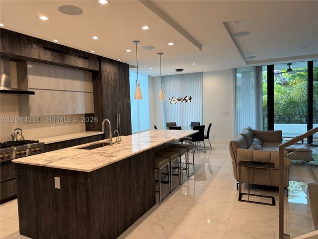 106 NE 16th Ter, Fort Lauderdale, FL 33301