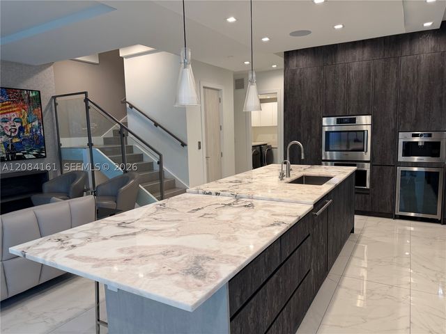 106 NE 16th Ter, Fort Lauderdale, FL 33301