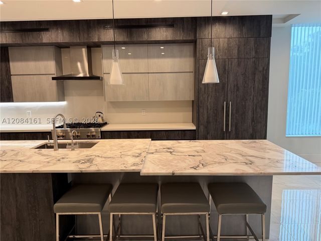 106 NE 16th Ter, Fort Lauderdale, FL 33301