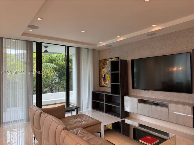 106 NE 16th Ter, Fort Lauderdale, FL 33301