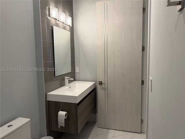106 NE 16th Ter, Fort Lauderdale, FL 33301