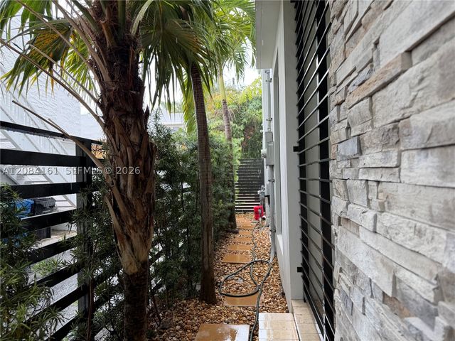 106 NE 16th Ter, Fort Lauderdale, FL 33301