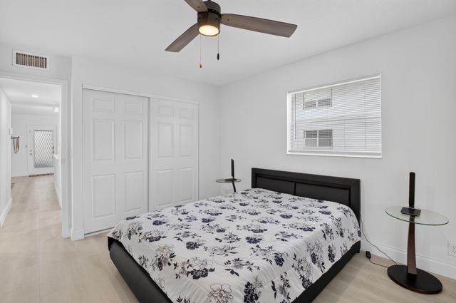352 Brittany H, Delray Beach, FL 33446