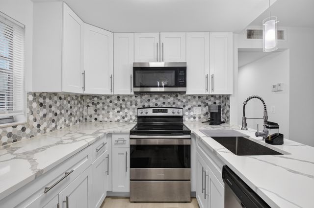 352 Brittany H, Delray Beach, FL 33446