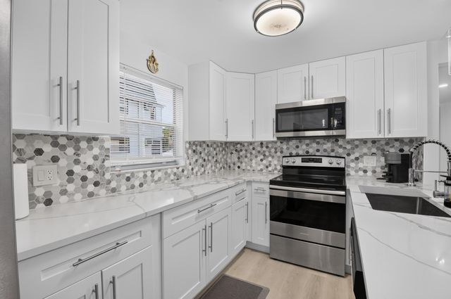 352 Brittany H, Delray Beach, FL 33446