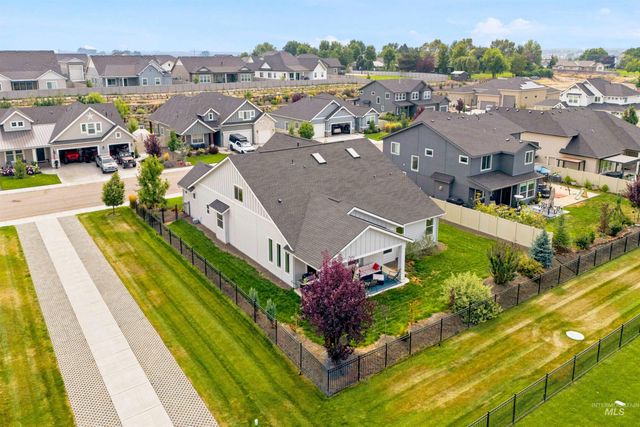 2255 N Sugar Loop Ave, Star, ID 83669