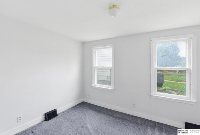 1915 S 11th Street, Omaha, NE 68108