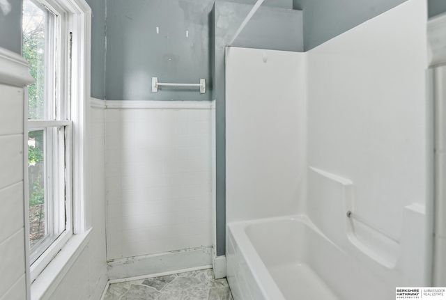 1915 S 11th Street, Omaha, NE 68108