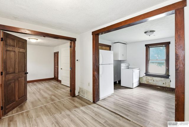 1915 S 11th Street, Omaha, NE 68108