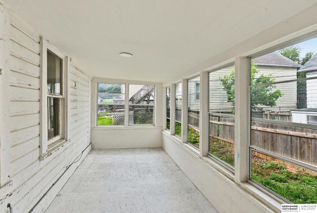 1915 S 11th Street, Omaha, NE 68108