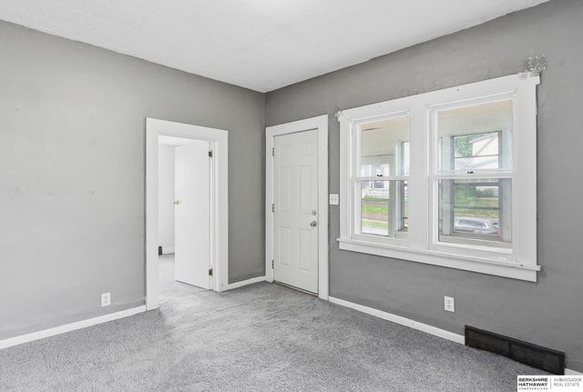 1915 S 11th Street, Omaha, NE 68108
