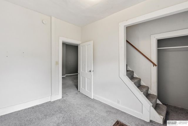 1915 S 11th Street, Omaha, NE 68108