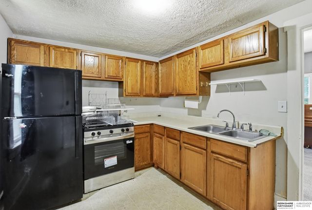 1915 S 11th Street, Omaha, NE 68108