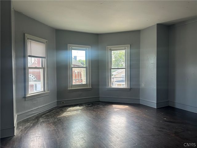 1506 Lodi Street, Syracuse, NY 13208