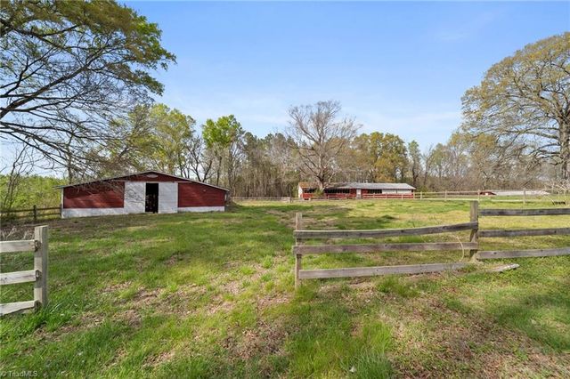 1561 Handy Road, Denton, NC 27239