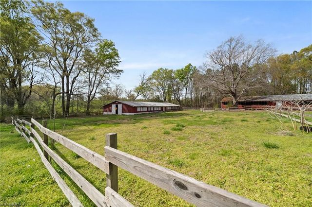 1561 Handy Road, Denton, NC 27239