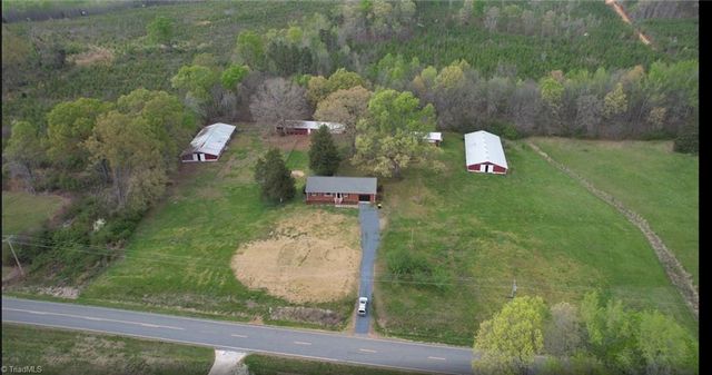 1561 Handy Road, Denton, NC 27239