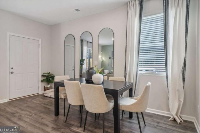 518 Woodcreek Circle SW 11, Atlanta, GA 30331