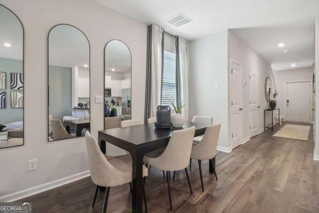 518 Woodcreek Circle SW 11, Atlanta, GA 30331