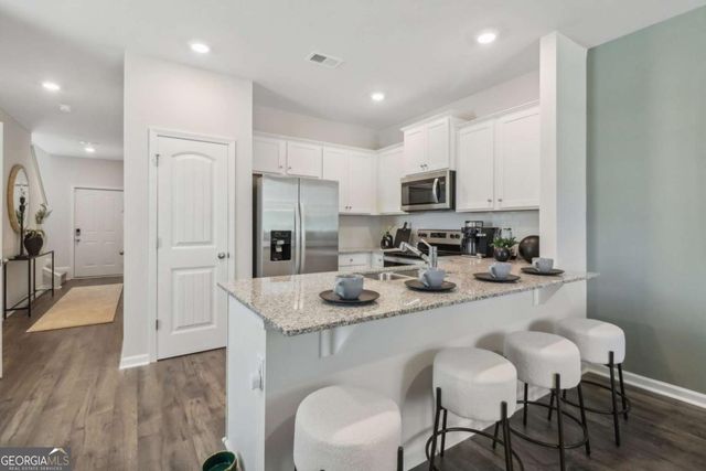518 Woodcreek Circle SW 11, Atlanta, GA 30331