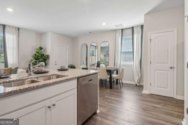 518 Woodcreek Circle SW 11, Atlanta, GA 30331