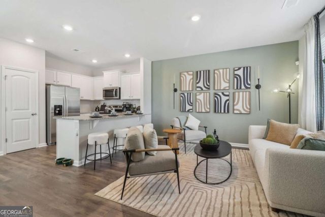518 Woodcreek Circle SW 11, Atlanta, GA 30331