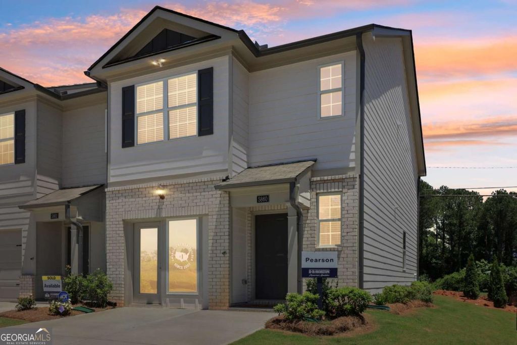 518 Woodcreek Circle SW 11, Atlanta, GA 30331
