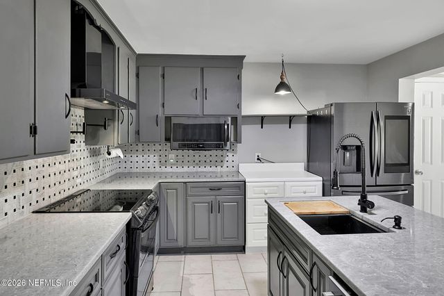3915 ANVERS Boulevard, Jacksonville, FL 32210
