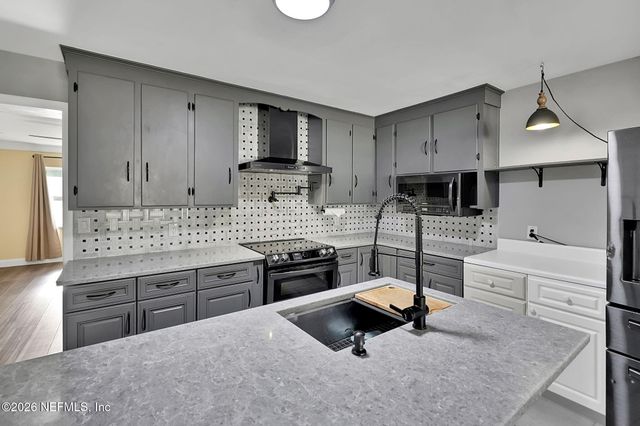 3915 ANVERS Boulevard, Jacksonville, FL 32210