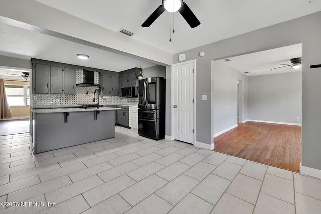 3915 ANVERS Boulevard, Jacksonville, FL 32210
