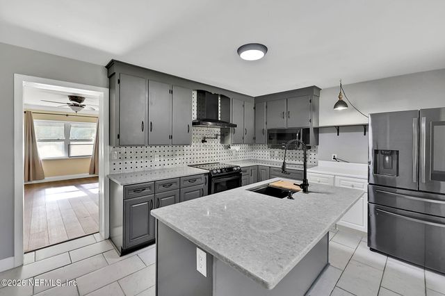 3915 ANVERS Boulevard, Jacksonville, FL 32210