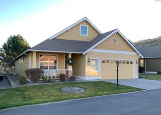 7702 W 21st Ave, Kennewick, WA 99338