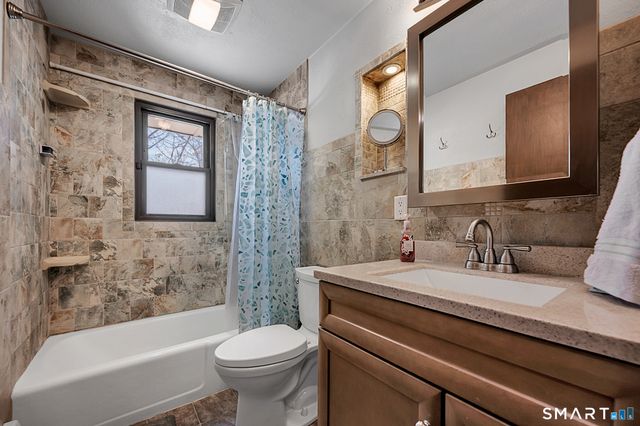 166 Sun Valley Drive, Southington, CT 06489