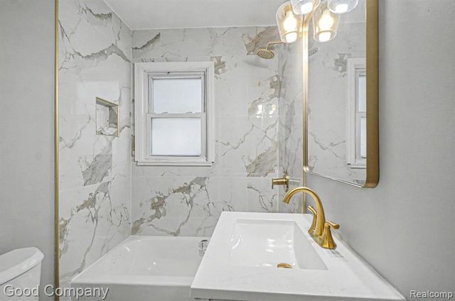 7235 Parkland, Redford, MI 48239