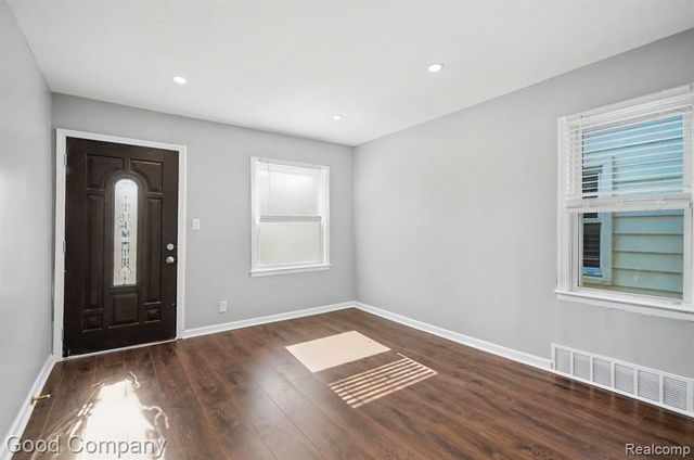 7235 Parkland, Redford, MI 48239