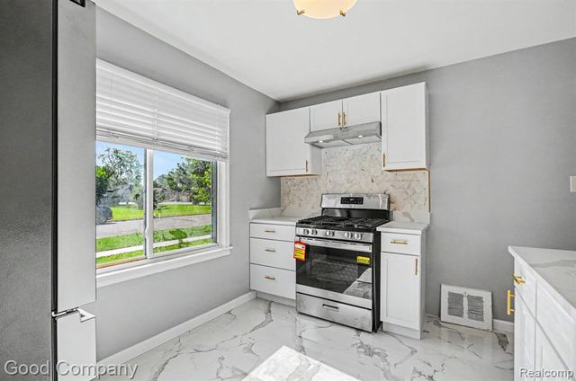 7235 Parkland, Redford, MI 48239
