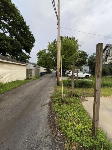 1419 Flett AVENUE, Racine, WI 53405