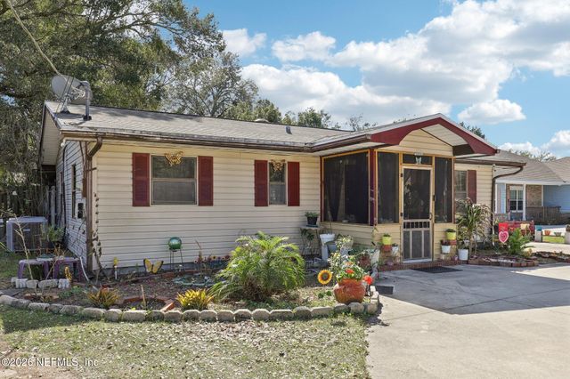 2127 DIANA Drive, Palatka, FL 32177