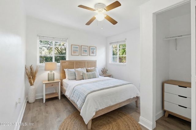 1942 BROOKVIEW Drive S, Jacksonville, FL 32246