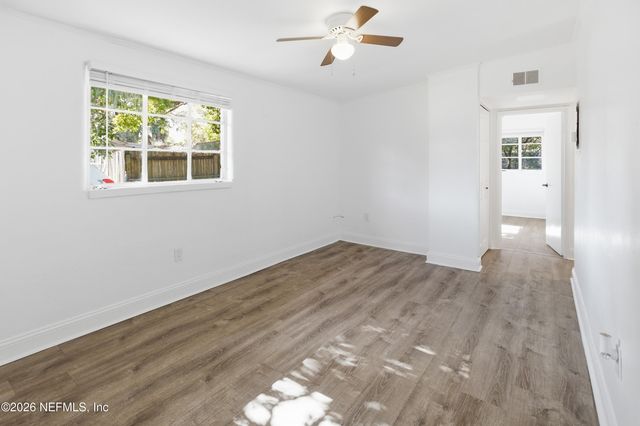 1942 BROOKVIEW Drive S, Jacksonville, FL 32246