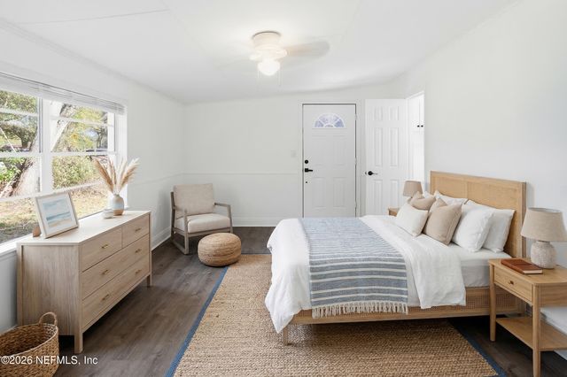 1942 BROOKVIEW Drive S, Jacksonville, FL 32246