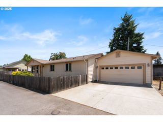 1264 OSTRANDER Ln, Cottage Grove, OR 97424