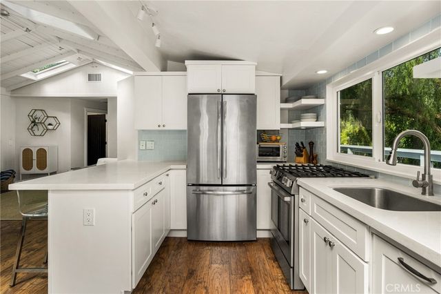 275 Woodland Drive, Laguna Beach, CA 92651