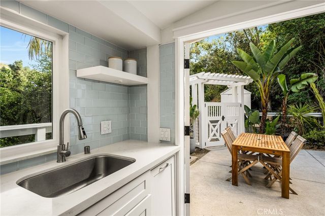275 Woodland Drive, Laguna Beach, CA 92651