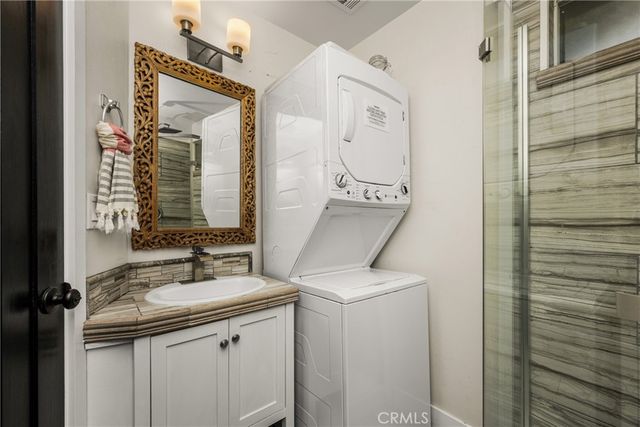275 Woodland Drive, Laguna Beach, CA 92651