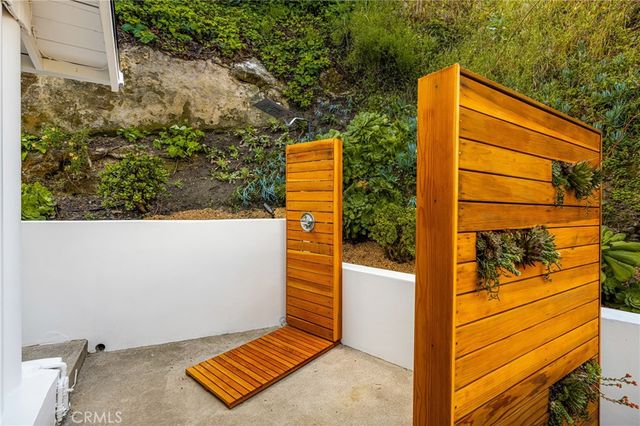 275 Woodland Drive, Laguna Beach, CA 92651