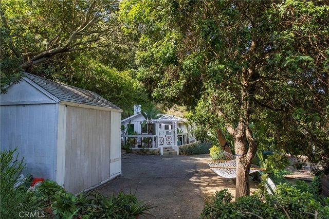275 Woodland Drive, Laguna Beach, CA 92651