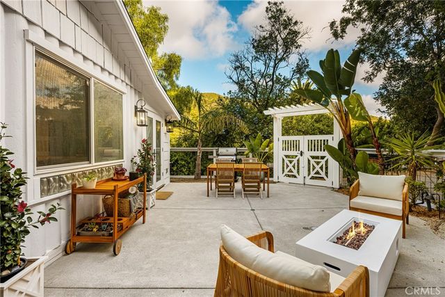 275 Woodland Drive, Laguna Beach, CA 92651